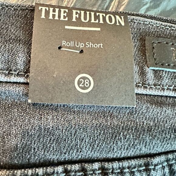 NWT Blank NYC Women’s “The Fulton” Roll Up Distressed Black Shorts - Size 28 - Picture 8 of 8